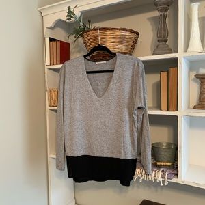 Zara Like New! Grey Long sleeve, V-neck Top Small
